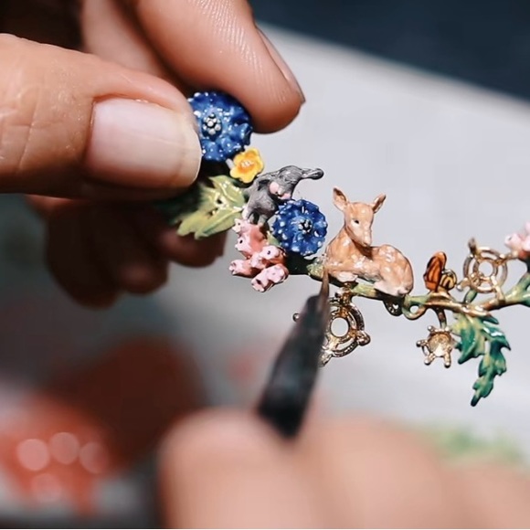 Les Nereides Multi Color Stone Floral🌺 Hand Painted Bracelet - Picture 3 of 5